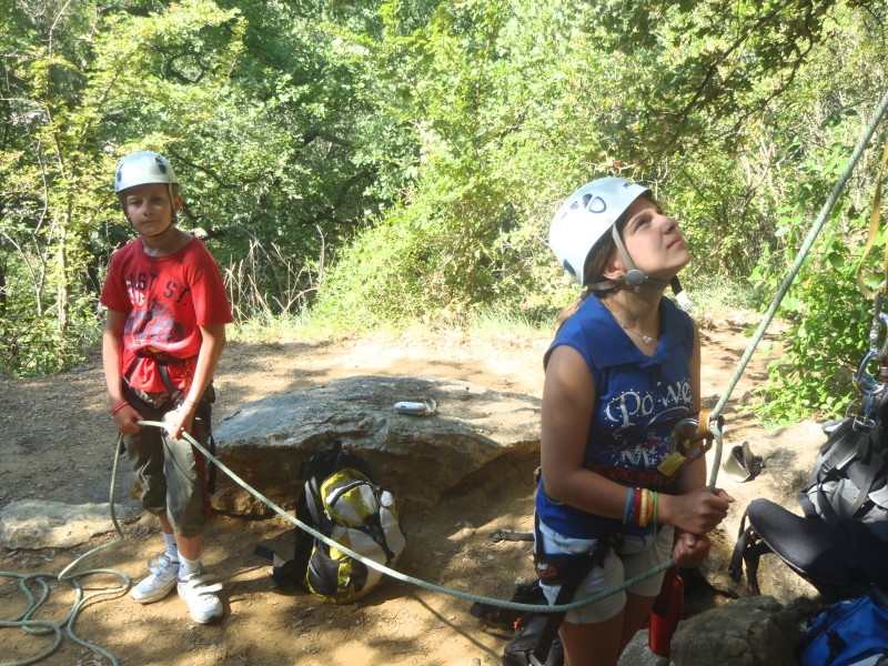 Village Camps International Summer Camp Ard&egrave;che, France 2019-07-26 https://www.villagecamps.com/journals_admin/images/74-9-Les Francais on beelay.jpg